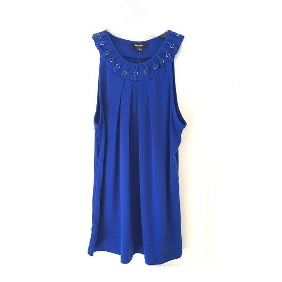 Premise Tops - Women Blue Sleeveless Top Size S Detailed Neckline